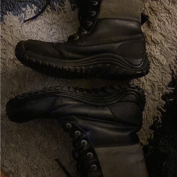 UGG Adirondack III Boots - Picture 9 of 10